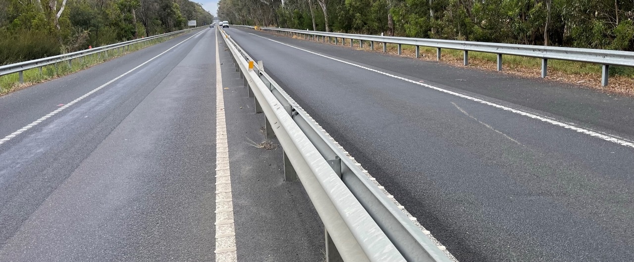 Sentry Median W-Beam Guardrail | Safe Direction